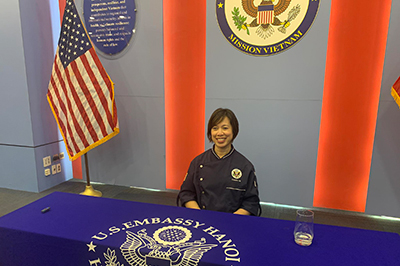 Master Chef Christine Ha shares how to overcome difficulties when her eyes can no longer see